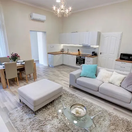 Your Near Parliament Lejlighed *